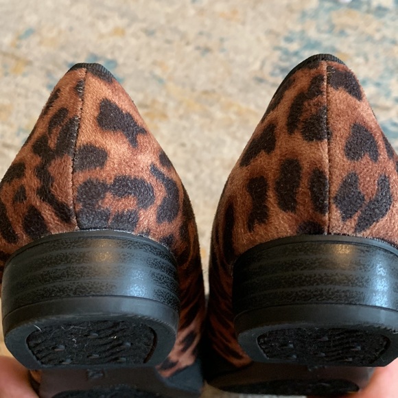 Bow Front Leopard Print Flats - Picture 6 of 6